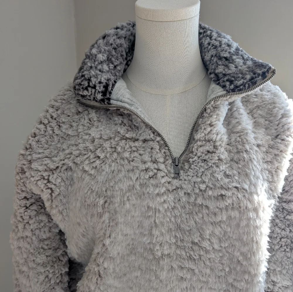 Thread & Supply Gray Ivory Quarter-Zip Sherpa Pullover S